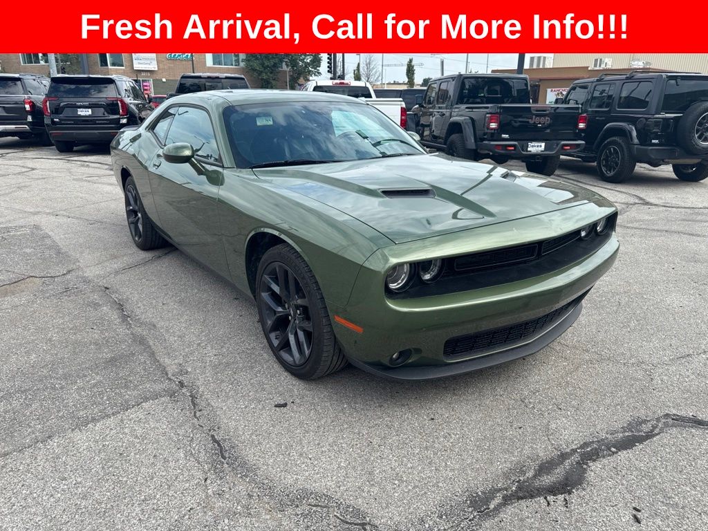 2022 Dodge Challenger SXT RWD