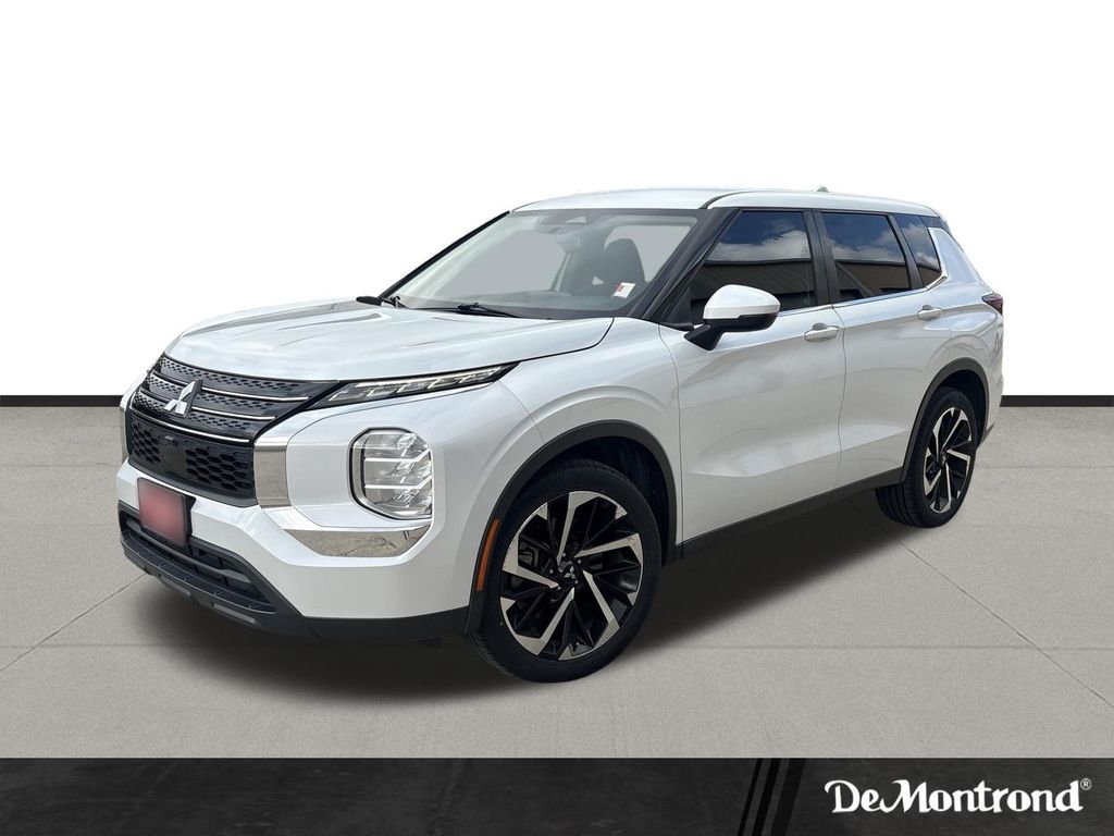 2022 Mitsubishi Outlander ES  at Community Toyota