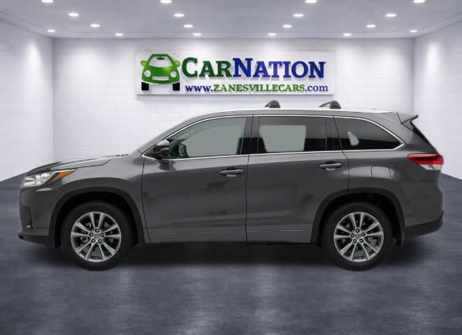 2017 Toyota Highlander XLE - Image 3
