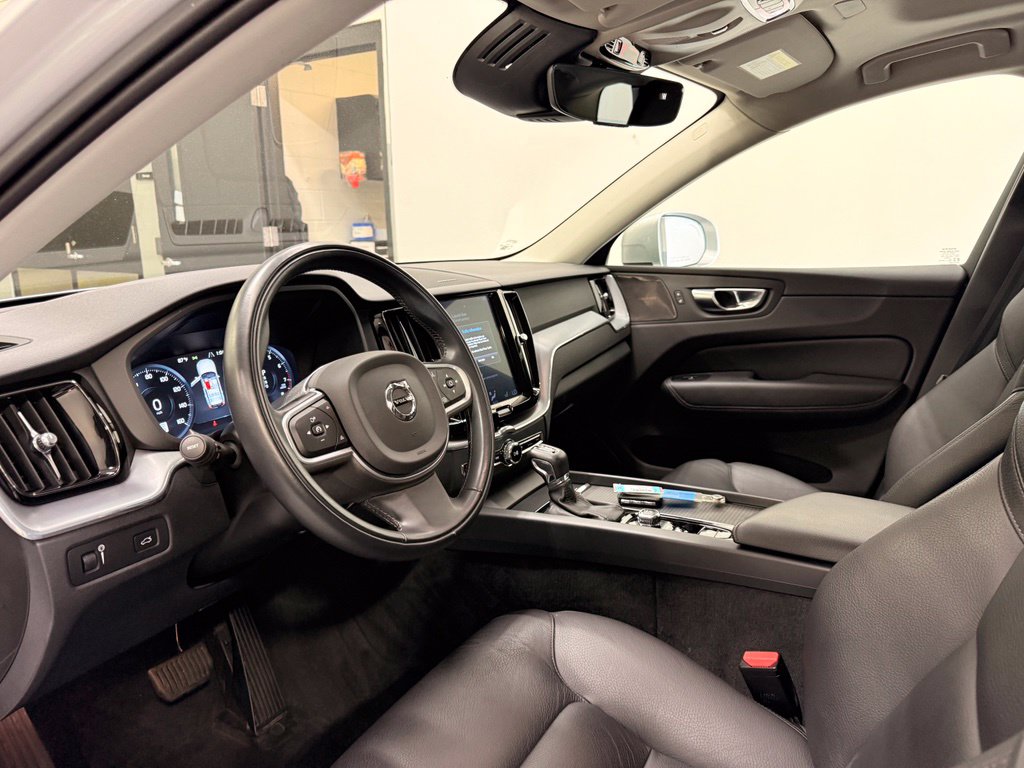 Thumbnail: 2020 Volvo XC60 - 11