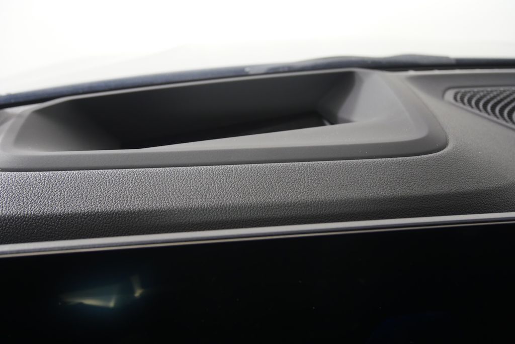 Thumbnail: 2025 BMW 3 Series - 21