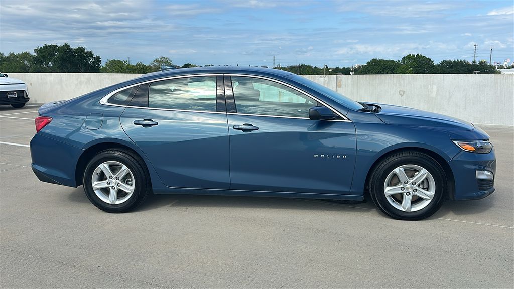 2024 Chevrolet Malibu LT Blue at Baytown Hyundai