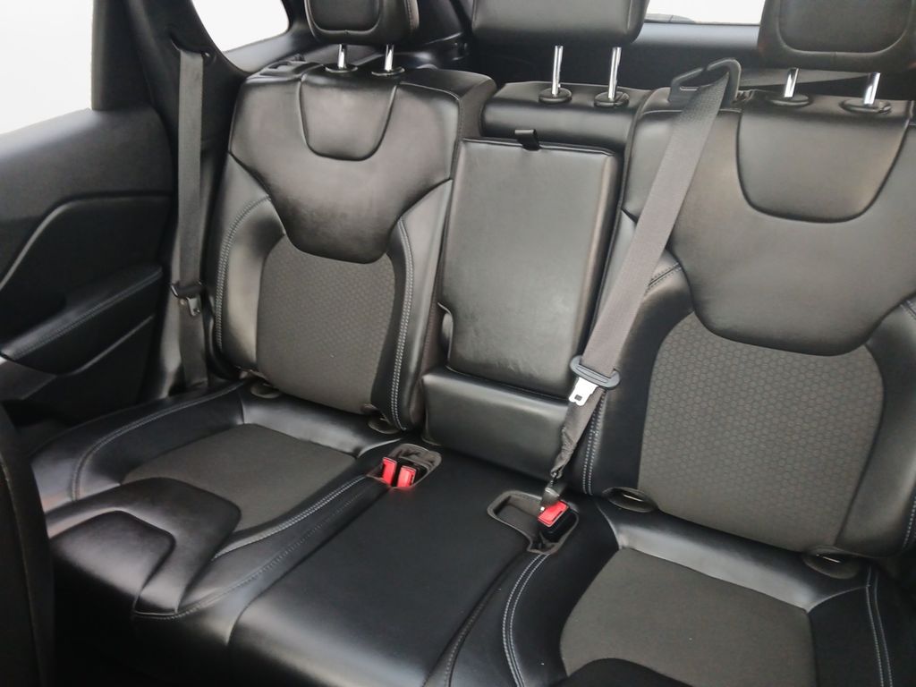 Used Car 2019 Jeep Cherokee  Latitude Plus For Sale Under $20,000 In Austin, Texas