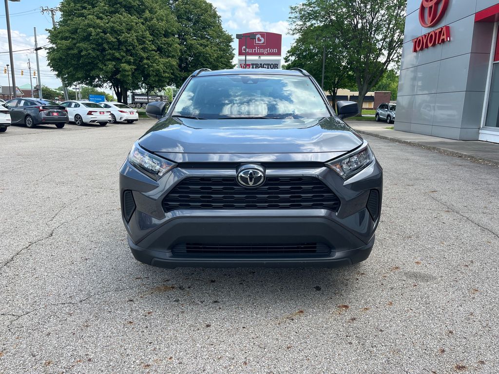 2019 Toyota RAV4 LE photo