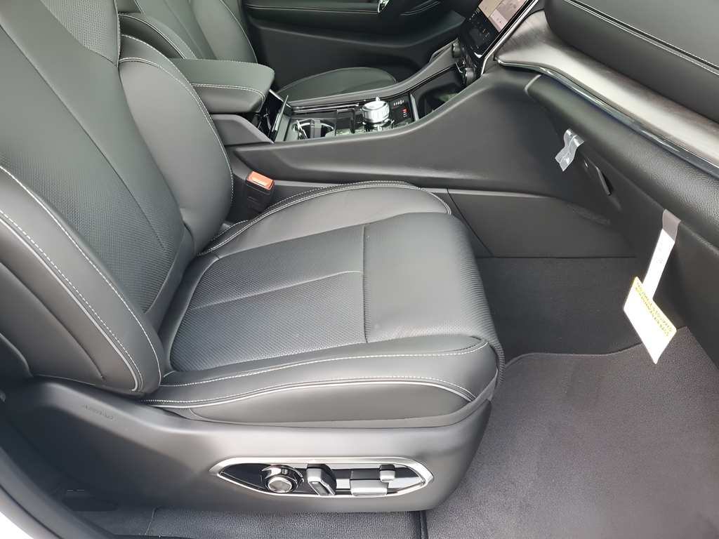 New Car 2025 Jeep Grand Cherokee L  Overland For Sale Under $70,000 In Austin, Texas