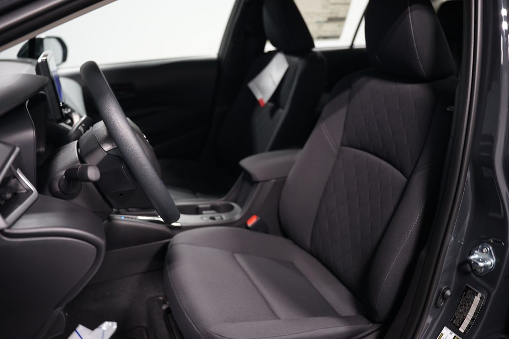2025 Toyota Corolla LE 26
