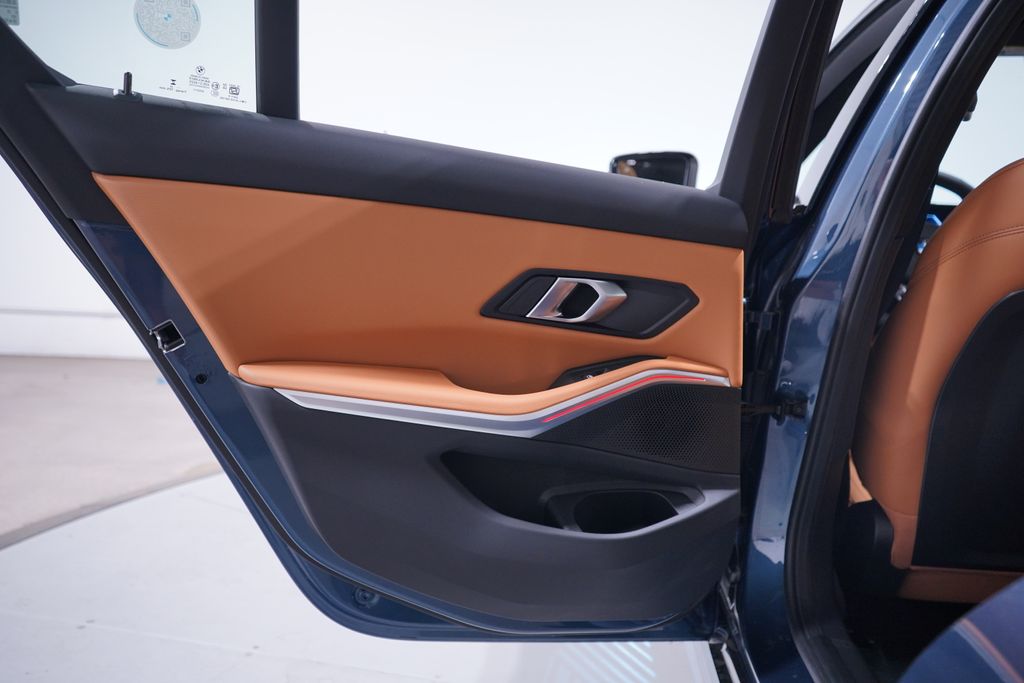 Thumbnail: 2026 BMW 3 Series - 15