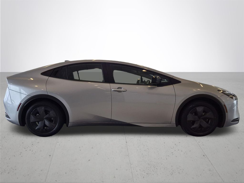 2025 Toyota Prius LE