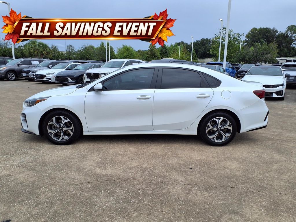 2021 Kia Forte LXS White at Community Toyota