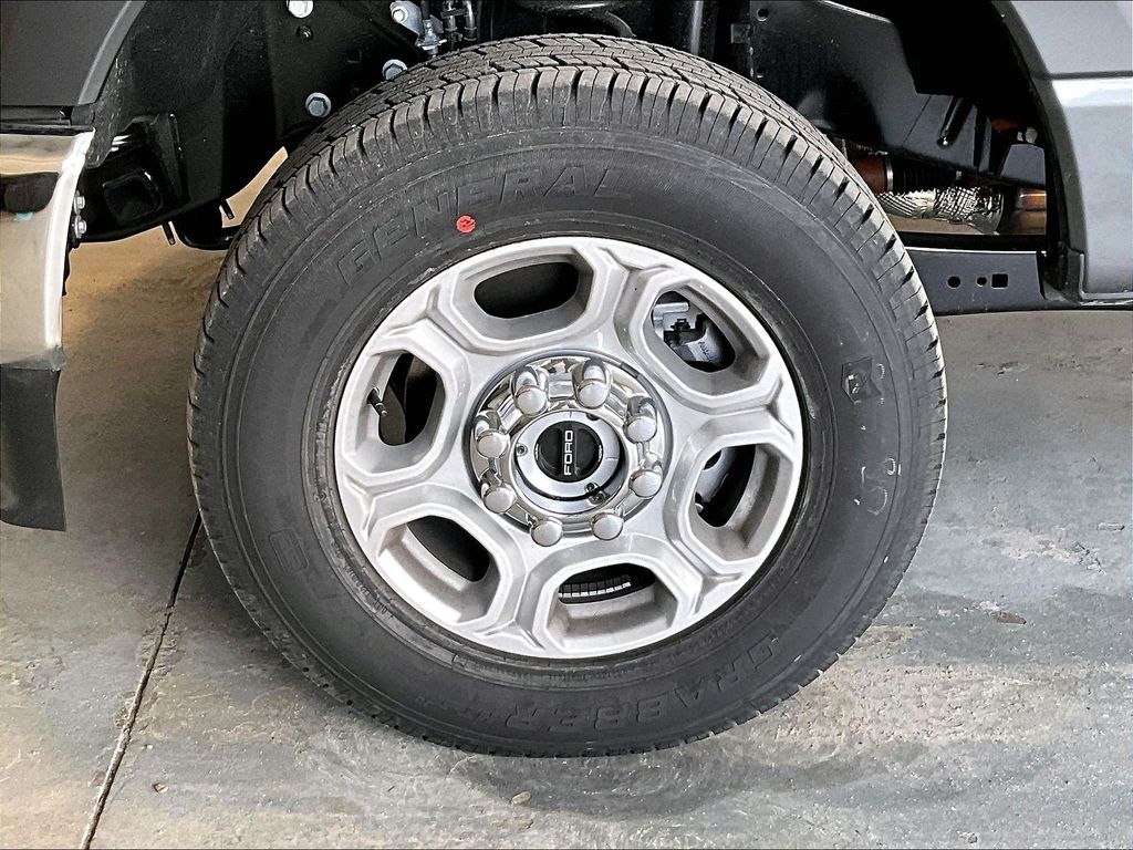 2026 Ford F-350SD — photo 8