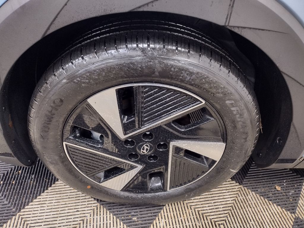 2026 Hyundai Ioniq 5 SEL photo 4