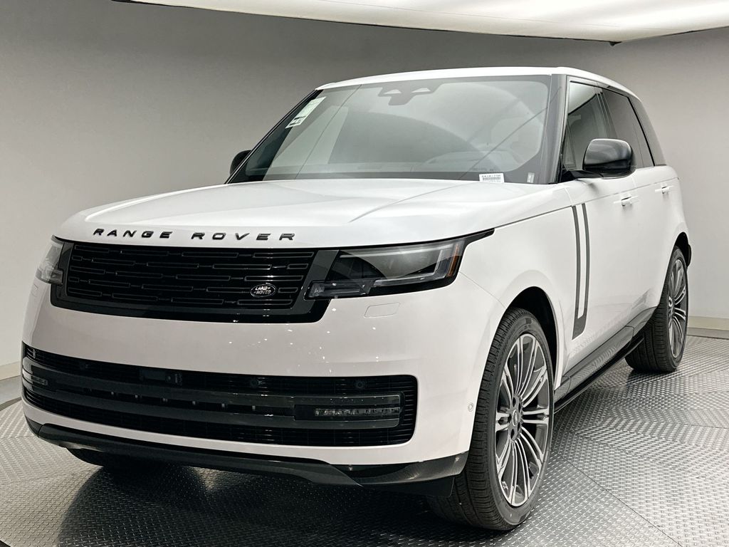 2025 Land Rover Range Rover SE Hero Image