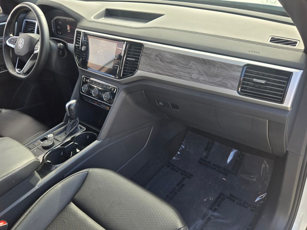 2022 Volkswagen Atlas - $24,100