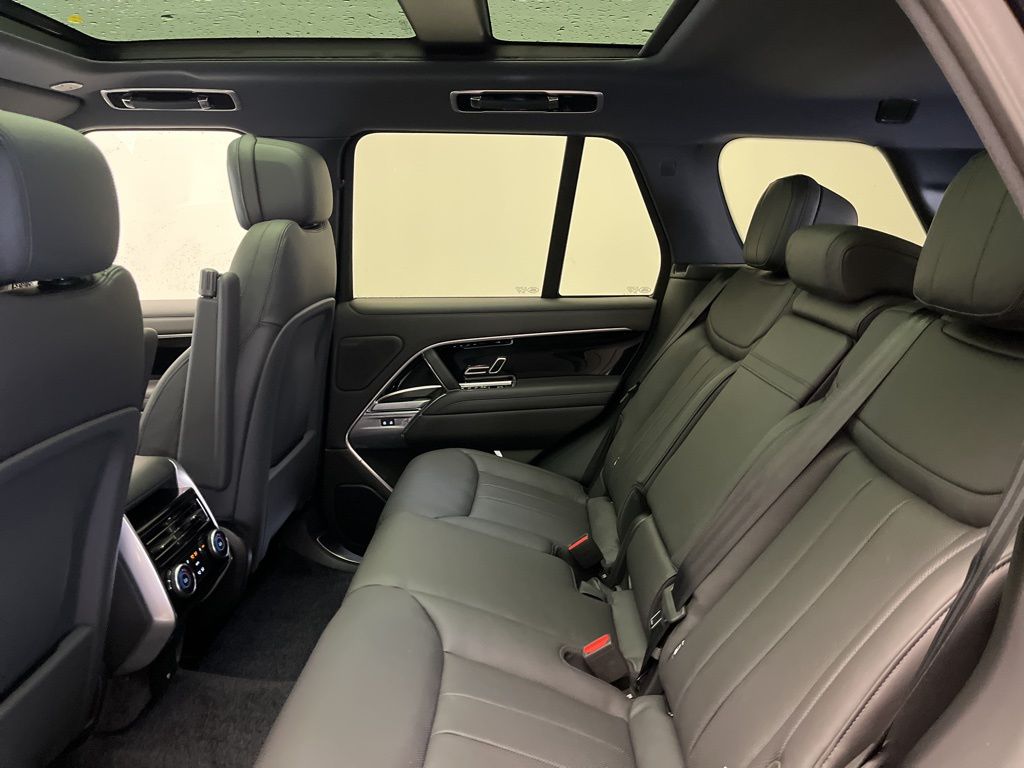 Thumbnail: 2025 Land Rover Range Rover - 25