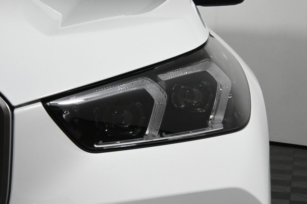 Thumbnail: 2026 BMW X1 - 11
