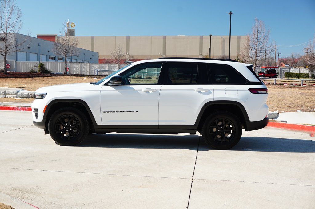 Used Car 2024 Jeep Grand Cherokee  Altitude For Sale Under $30,000 In Weatherford, Texas