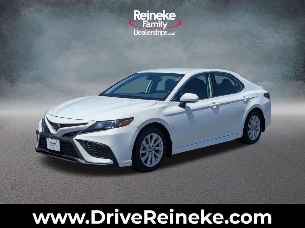2024 Toyota Camry SE FWD