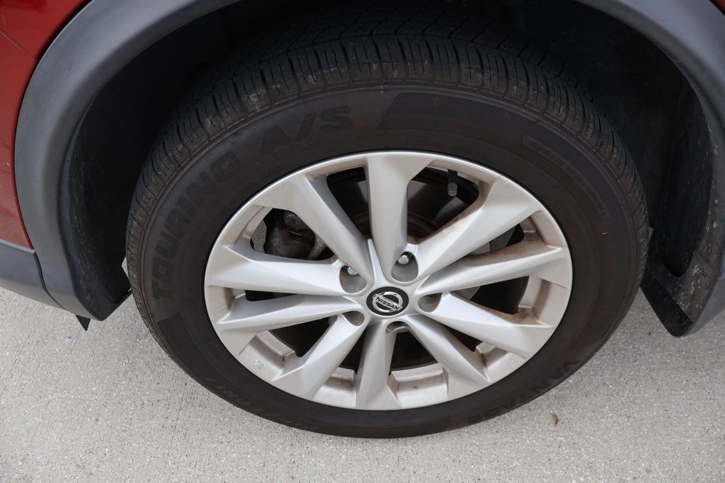Thumbnail: 2019 Nissan Rogue Sport - 4