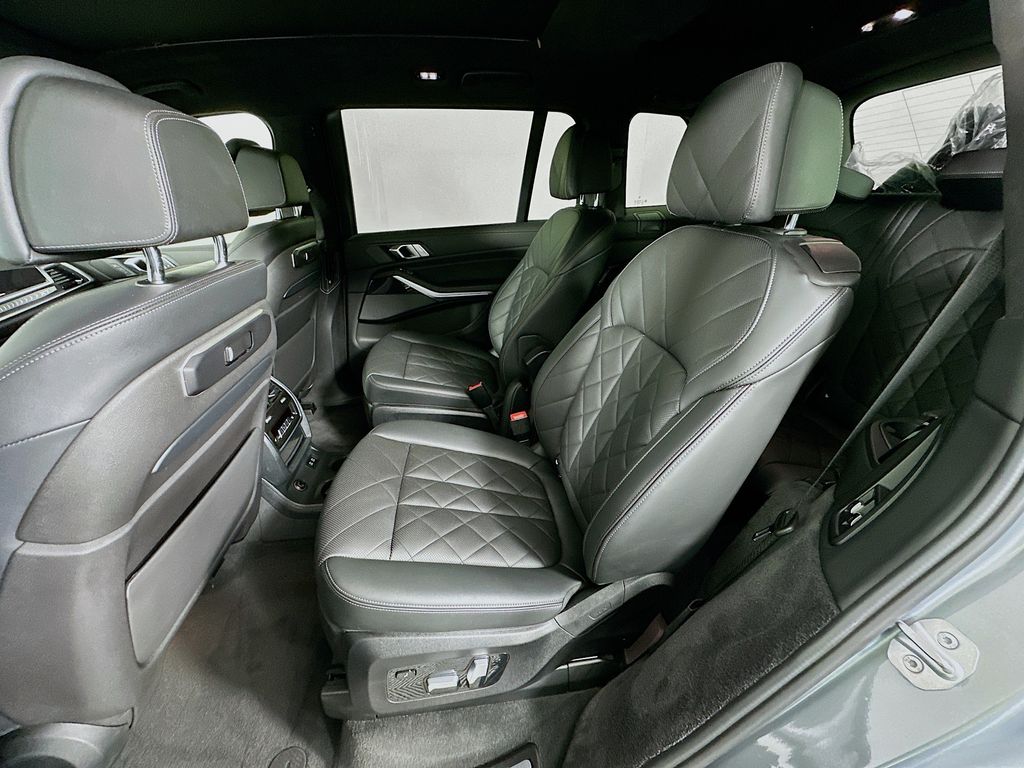 Thumbnail: 2023 BMW X7 - 25