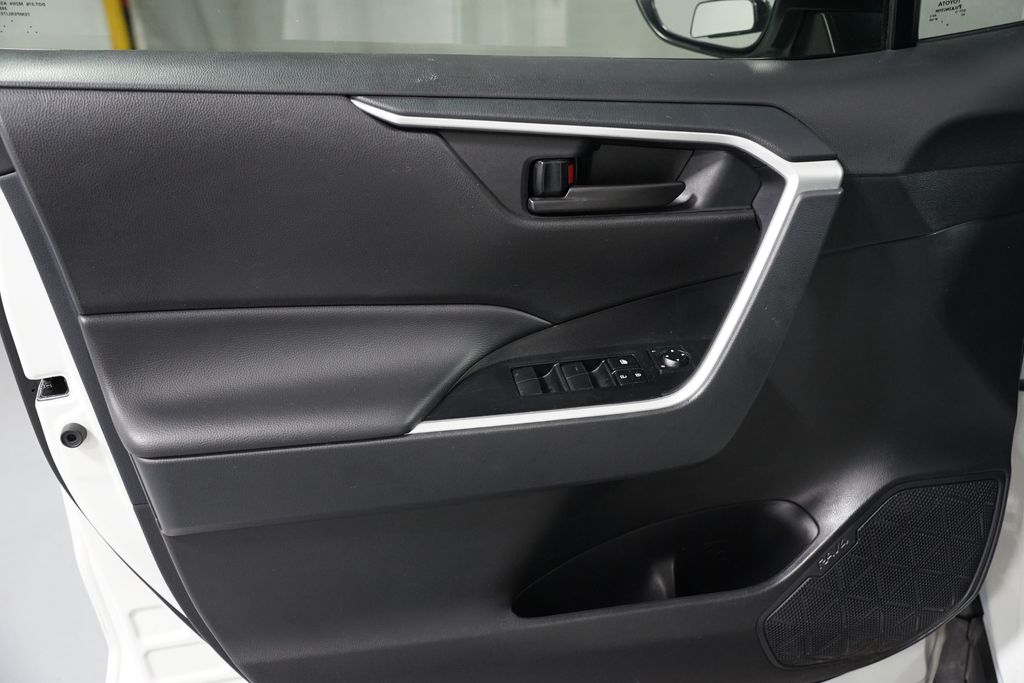 Thumbnail: 2024 Toyota RAV4 - 28