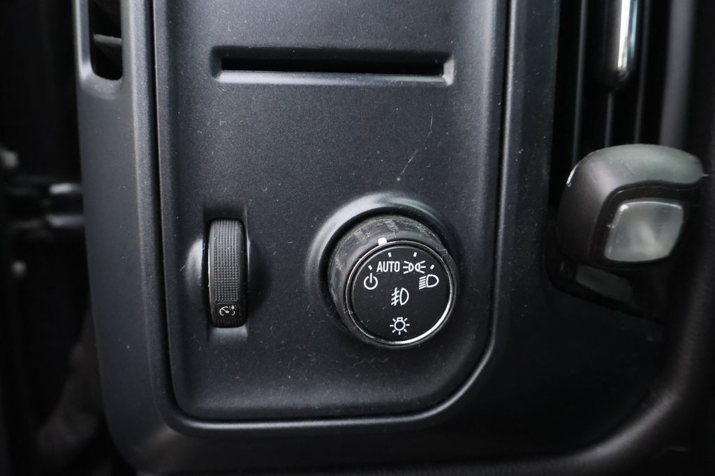 Thumbnail: 2016 GMC Sierra 1500 - 9