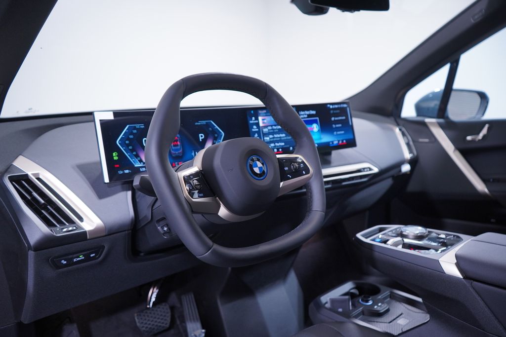 2025 BMW iX xDrive50 6