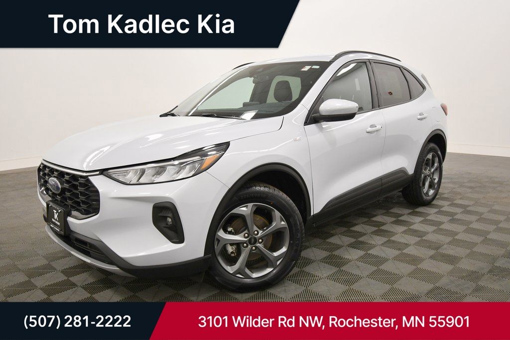 Silver Metallic 2025 Ford Escape SUV / Crossover All-Wheel Drive 8-Speed Automatic