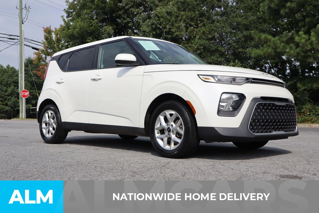 2023 Kia Soul LX photo 3