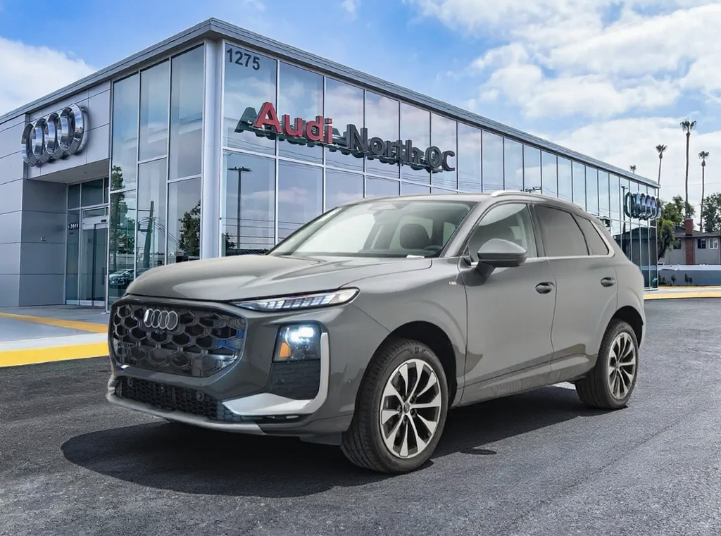 Thumbnail: 2026 Audi Q3 - 1