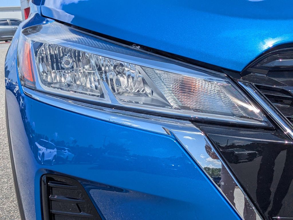 New 2025 Nissan Kicks Play SUV