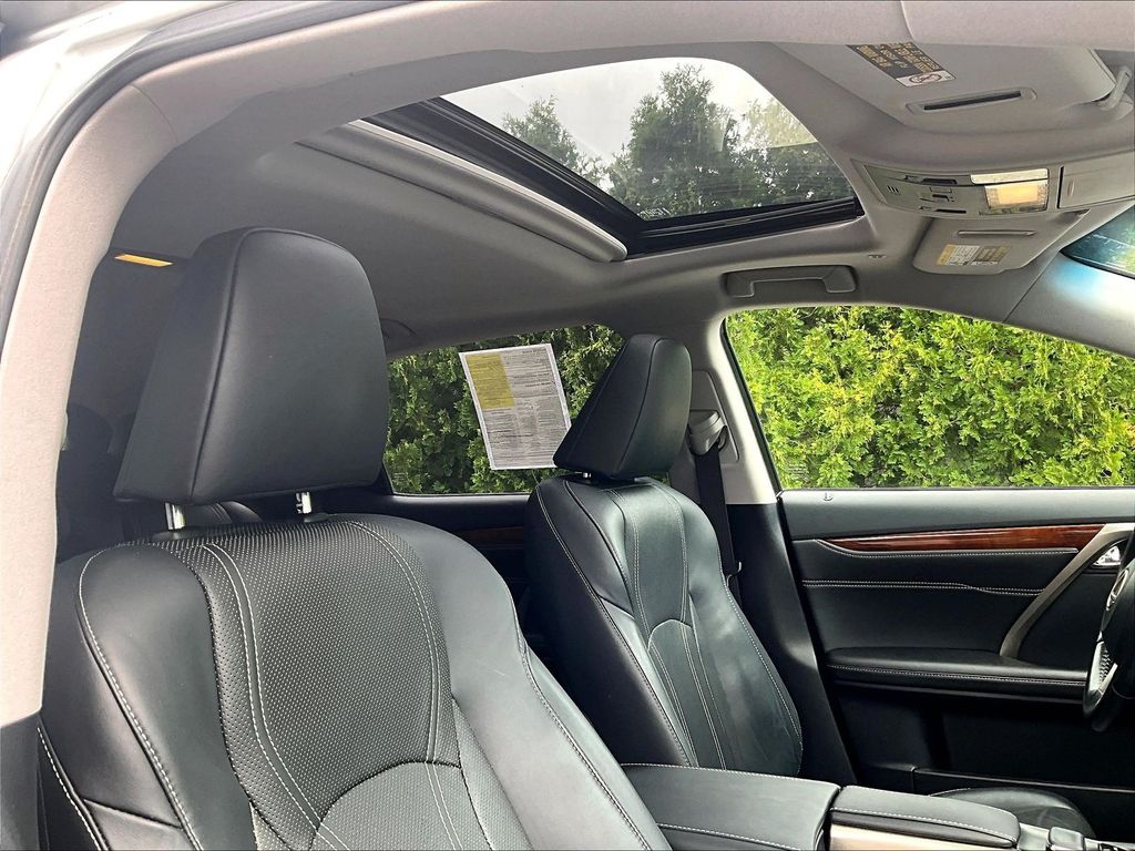 2017 Lexus RX — photo 22