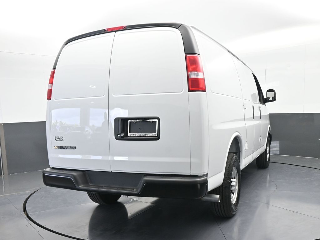 New 2025 Summit White Chevrolet Work Van image 5