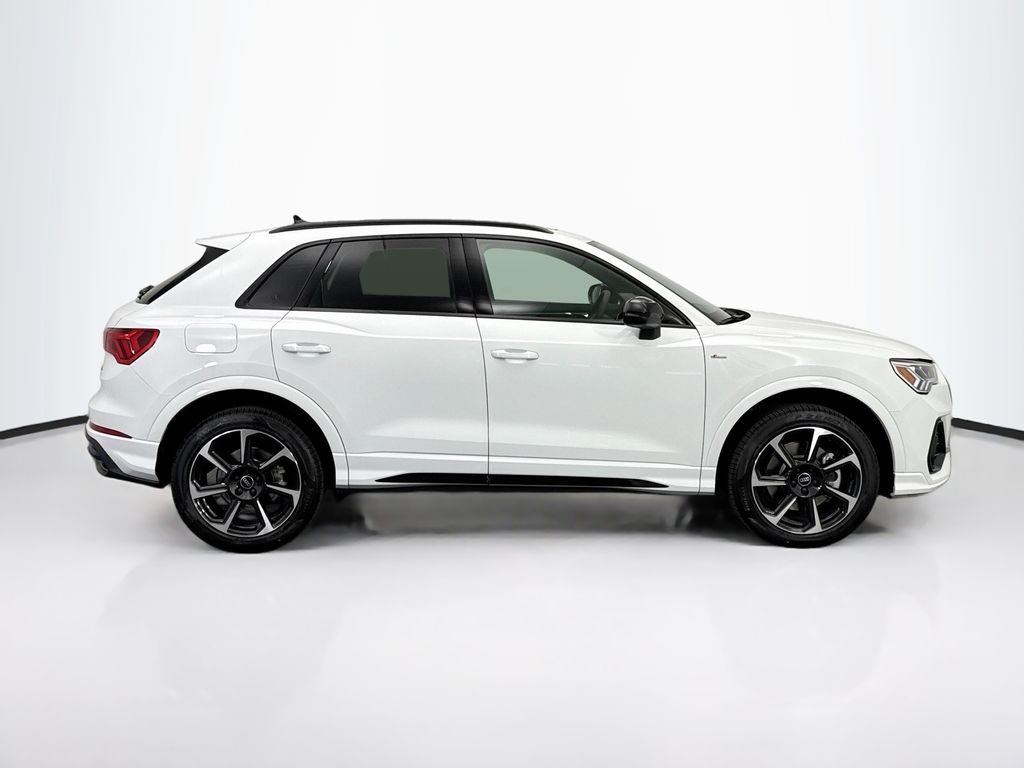 Thumbnail: 2025 Audi Q3 - 4