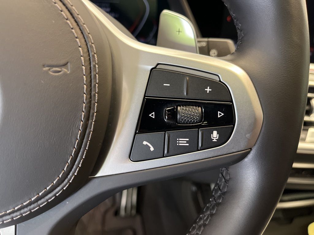 Thumbnail: 2022 BMW X7 - 16