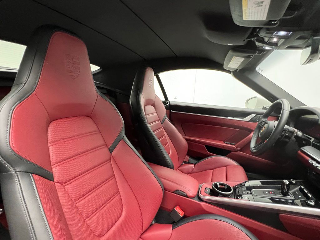 Thumbnail: 2025 Porsche 911 - 18