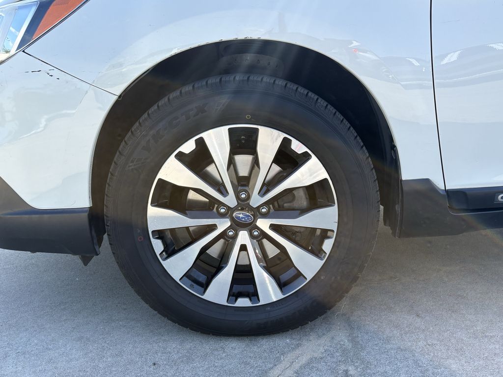 2016 Subaru Outback 2.5i White at Gullo Toyota