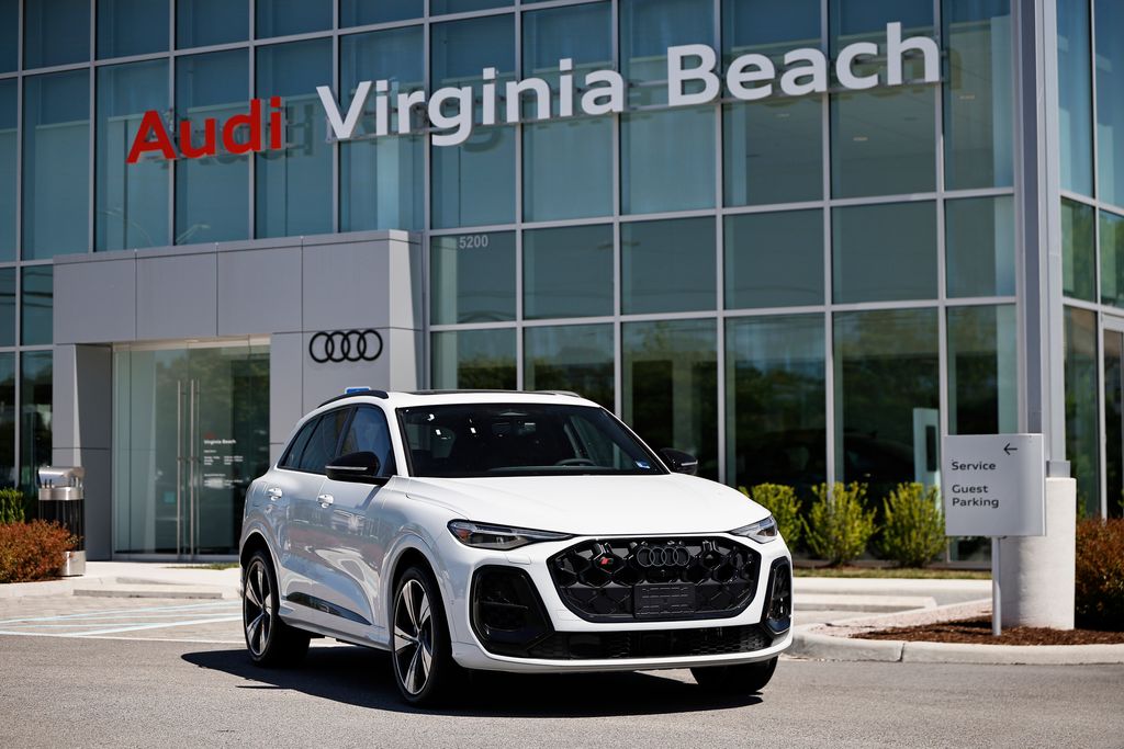 Glacier White Metallic 2026 Audi SQ5 SUV / Crossover All-Wheel Drive 7-Speed Automatic