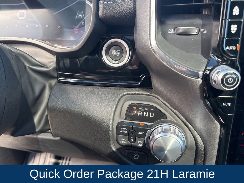 2025 Ram 1500 Laramie Crew Cab 4x4 5'7" Box