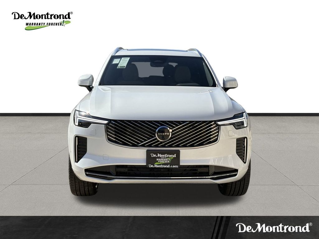 New 2026 Crystal White Volvo B6 Plus 7-Seater image 2