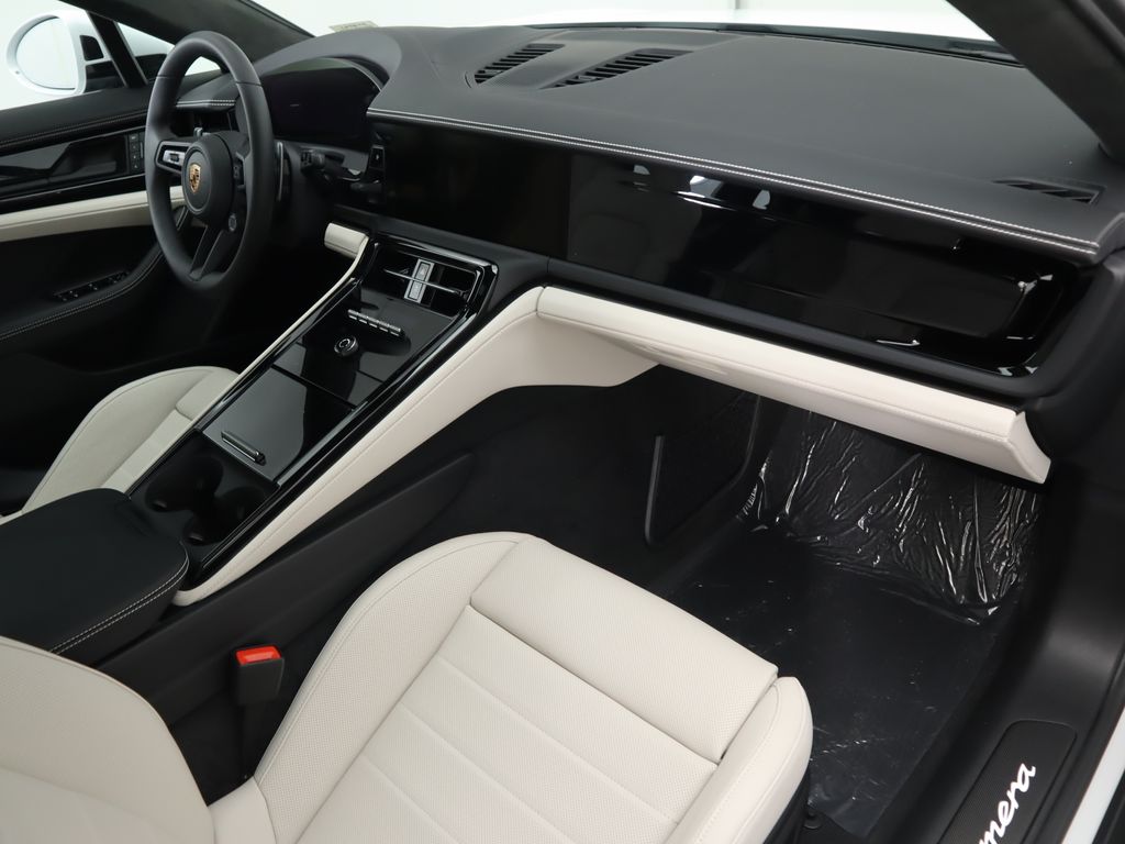 Thumbnail: 2025 Porsche Panamera - 20