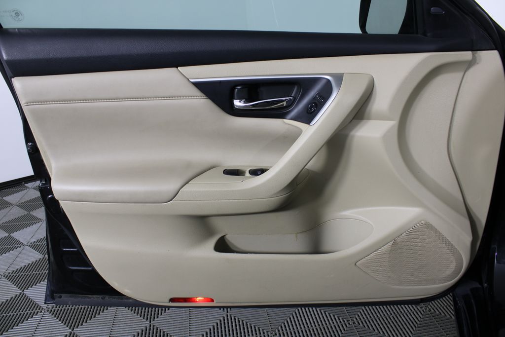 Used 2016 Nissan Altima for sale in 