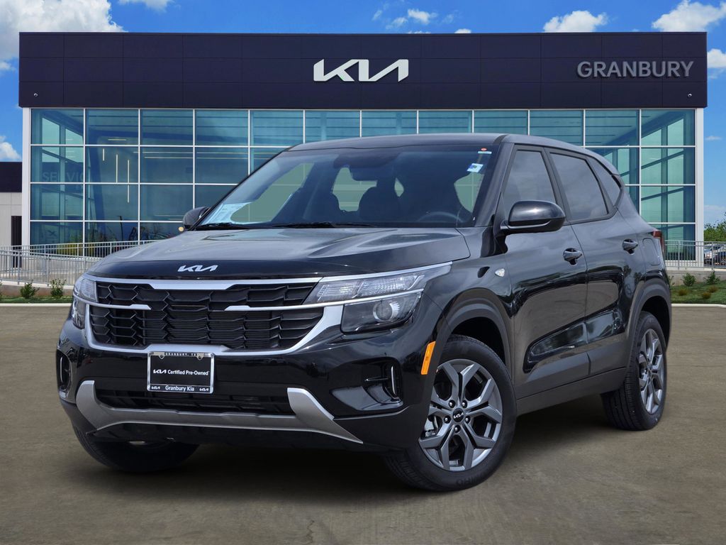 Fusion Black 2026 Kia Seltos LX FWD SUV / Crossover Front-Wheel Drive Continuously Variable Transmission