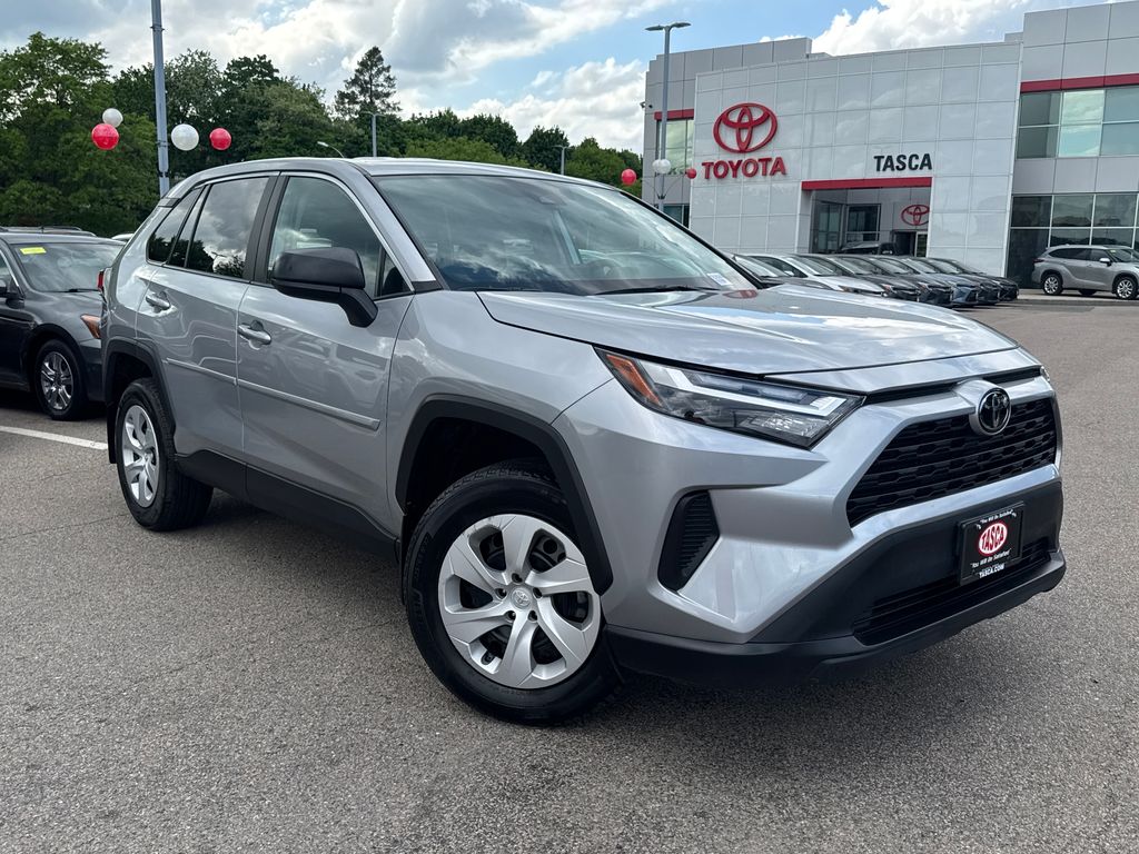 2025 Toyota RAV4 LE