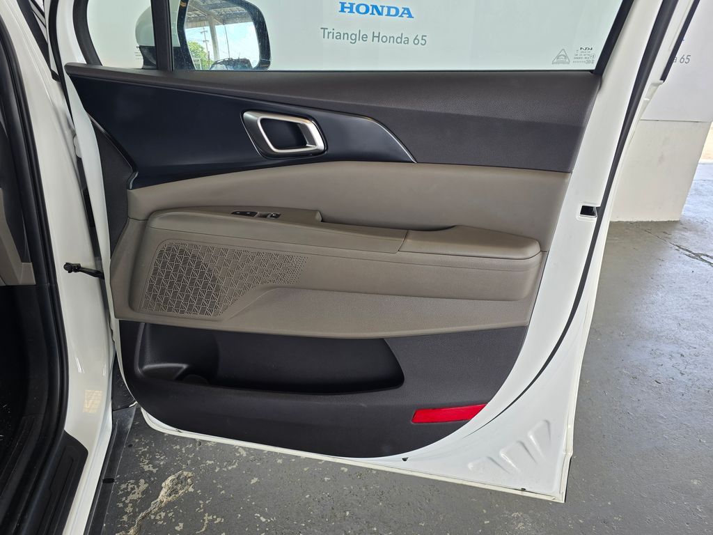 Thumbnail: 2025 Kia Carnival - 27