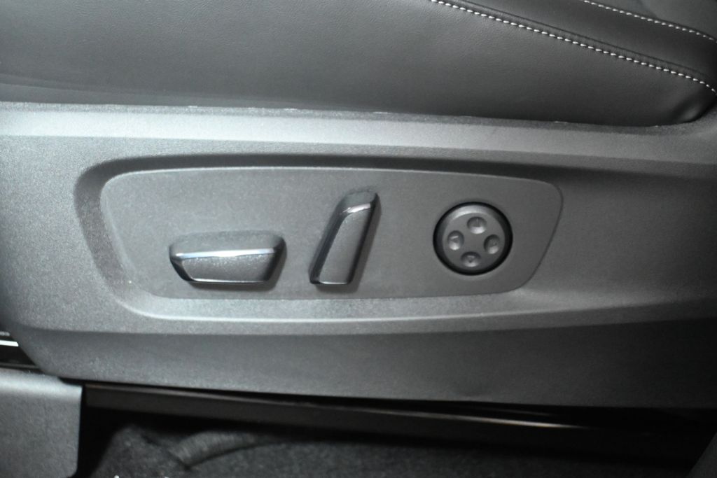 Thumbnail: 2026 INFINITI QX60 - 26