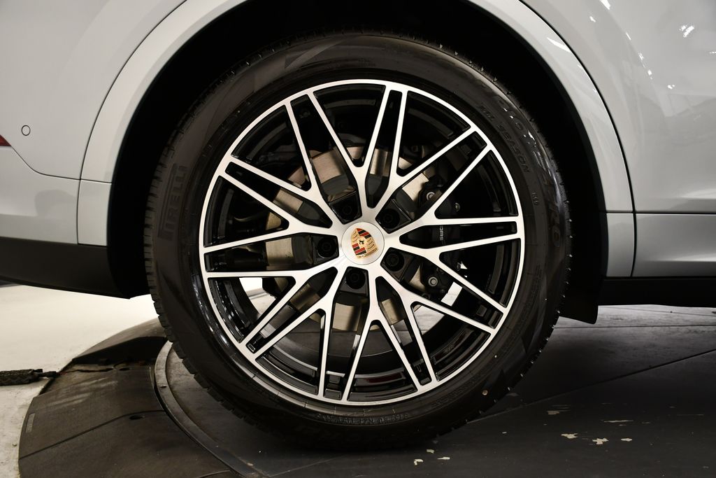 Thumbnail: 2026 Porsche Cayenne - 18