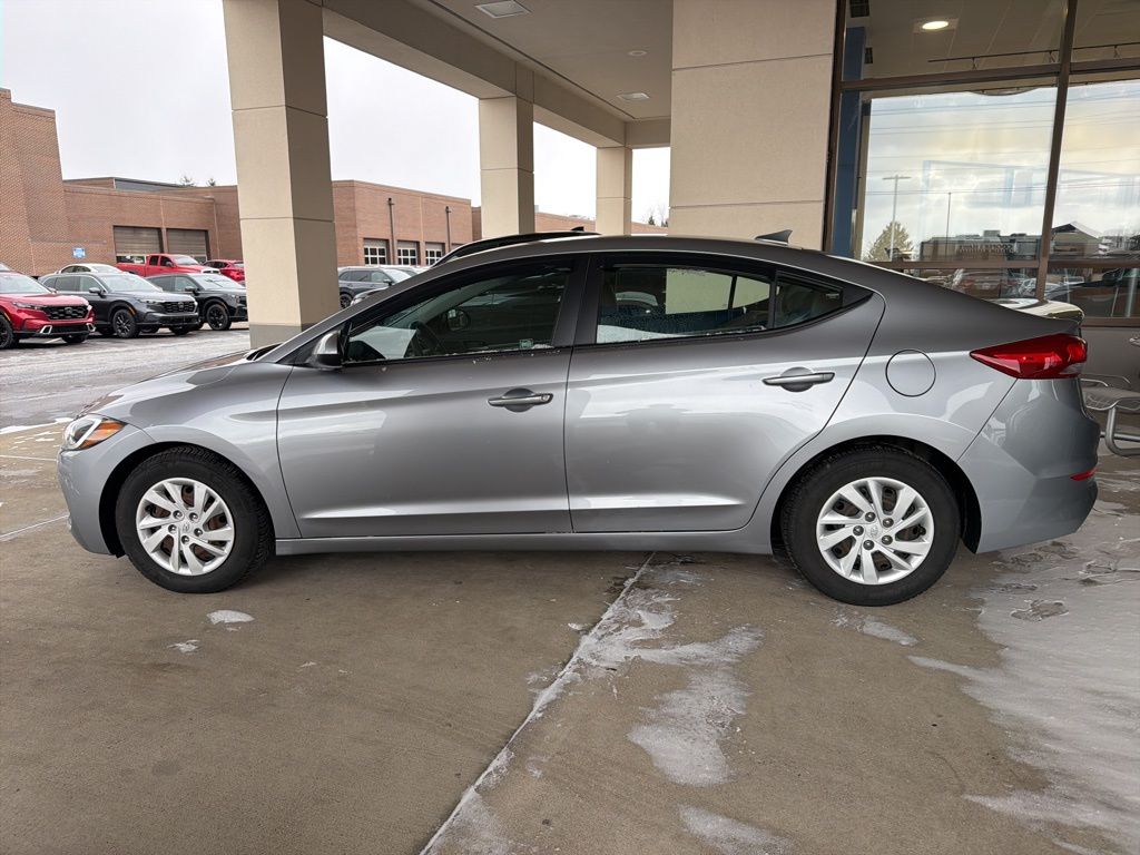 Thumbnail: 2017 Hyundai Elantra - 2