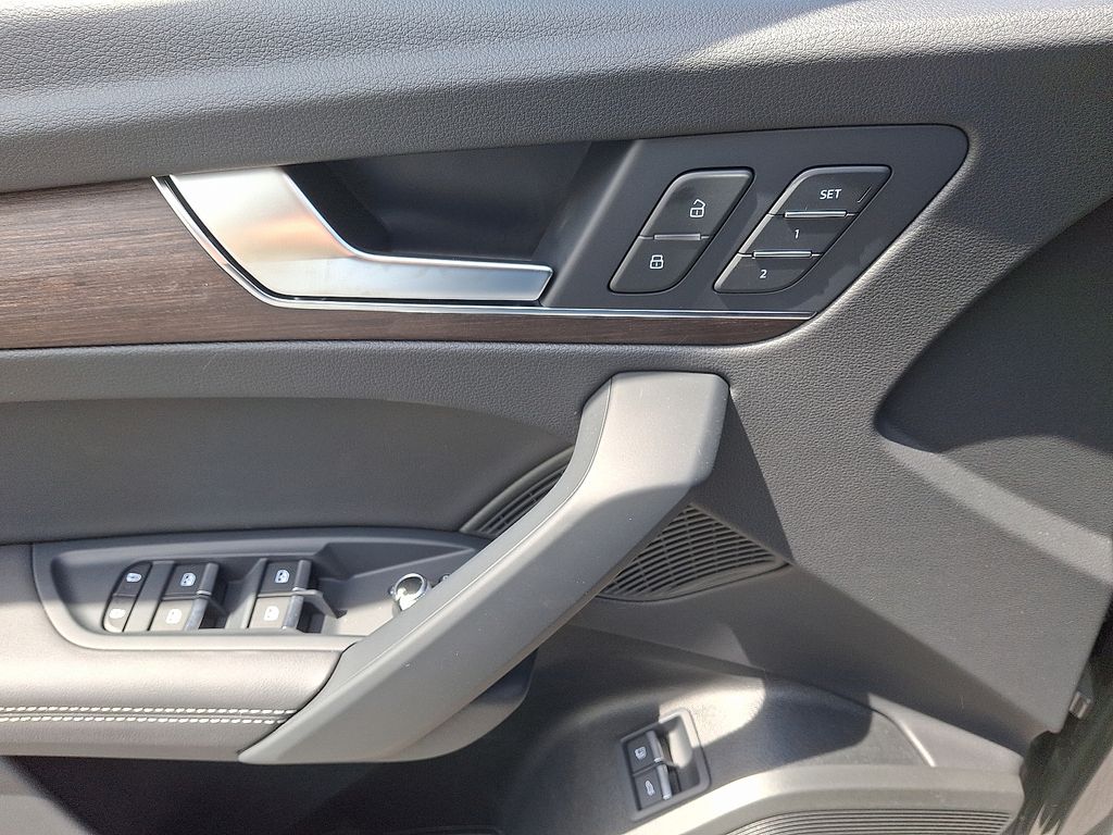 2025 Audi Q5  9