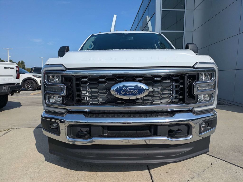 2026 Ford F-350 Super Duty XLT