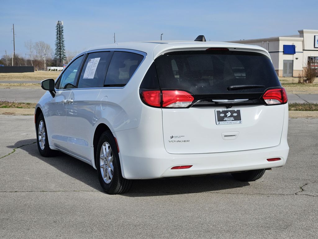 2023 Chrysler Voyager